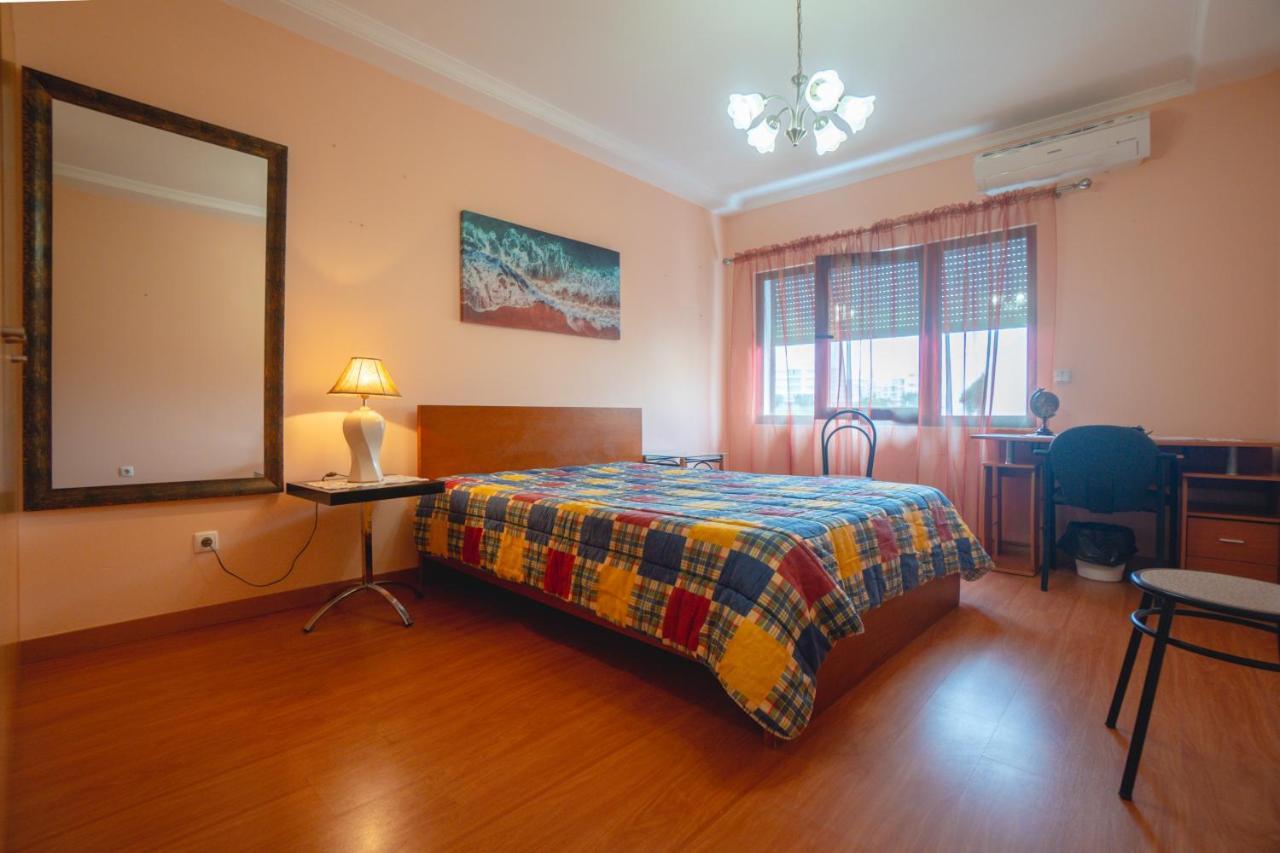 Large Modern Ponta Delgada Apartment Exterior foto