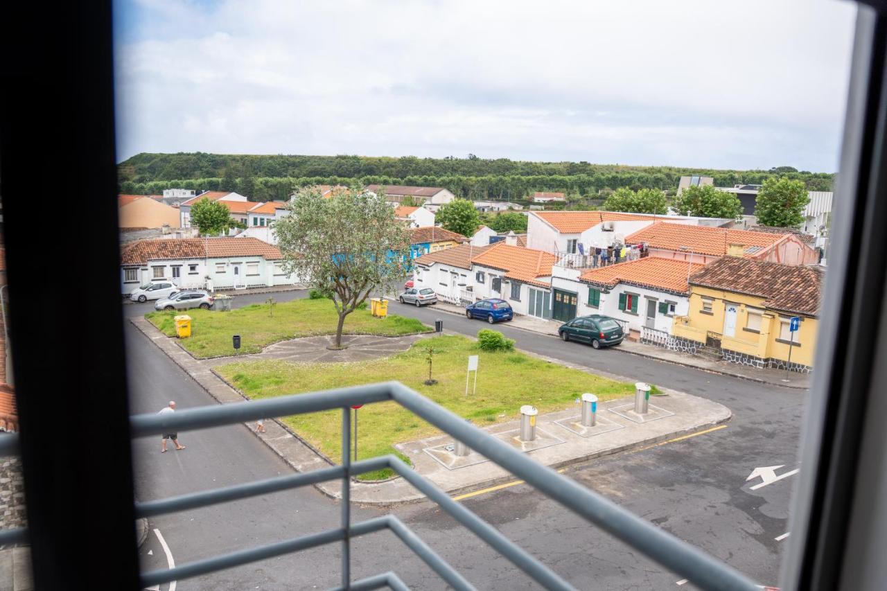 Large Modern Ponta Delgada Apartment Exterior foto